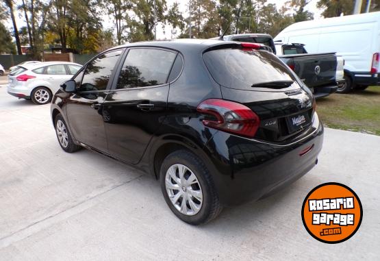 Autos - Peugeot 208 active 2017 Nafta 90000Km - En Venta