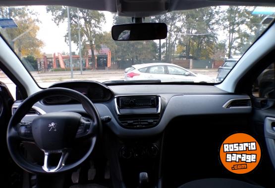 Autos - Peugeot 208 active 2017 Nafta 90000Km - En Venta