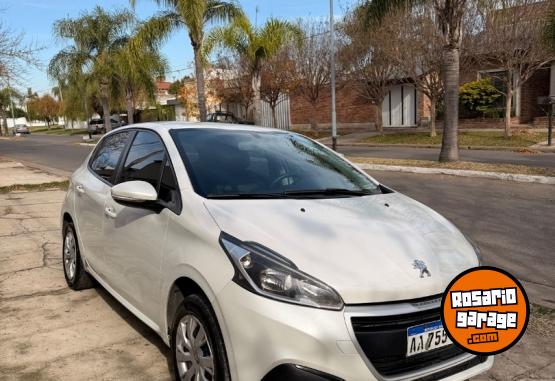 Autos - Peugeot 208 Active 2016 Nafta 150000Km - En Venta