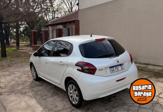 Autos - Peugeot 208 Active 2016 Nafta 150000Km - En Venta