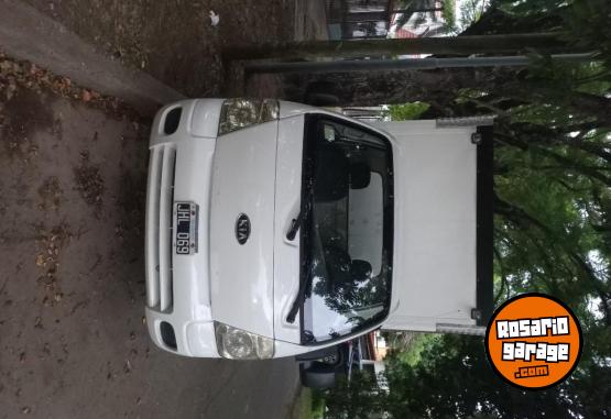 Camiones y Grúas - Vendo Kia 2500 con furgon termico - En Venta