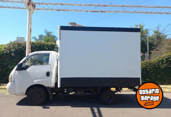 Camiones y Grúas - Vendo Kia 2500 con furgon termico - En Venta