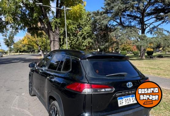 Autos - Toyota Corolla Cross SEG HEV A/T 2023 Electrico / Hibrido 35000Km - En Venta
