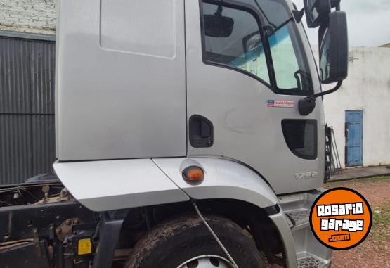 Camiones y Grúas - Vendo Ford Cargo 1722 - En Venta