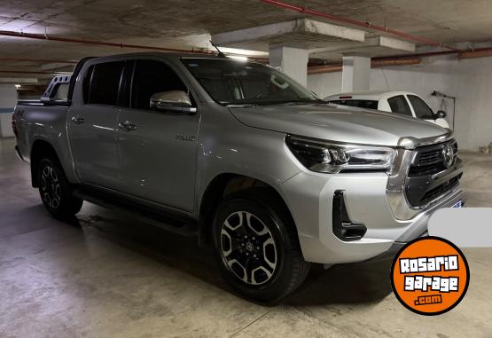 Camionetas - Toyota Hilux 4x4 SRX MT 2022 Diesel 44000Km - En Venta