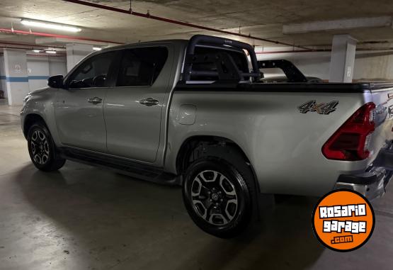 Camionetas - Toyota Hilux 4x4 SRX MT 2022 Diesel 44000Km - En Venta