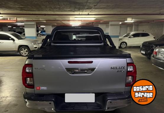 Camionetas - Toyota Hilux 4x4 SRX MT 2022 Diesel 44000Km - En Venta