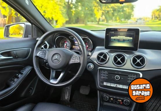 Autos - Mercedes Benz GLA 200 URBAN 1.6 2018 Nafta 155000Km - En Venta