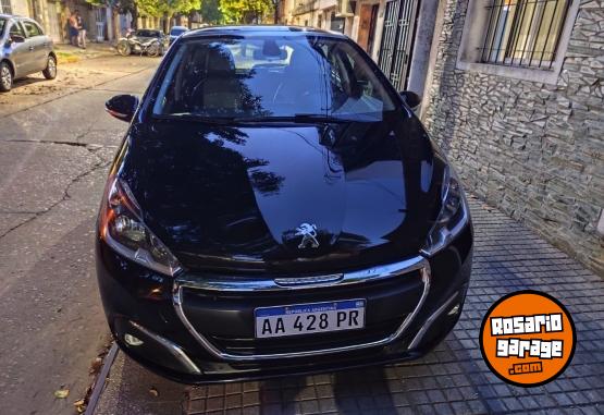 Autos - Peugeot 208 feline 2016 Nafta 83000Km - En Venta