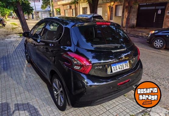 Autos - Peugeot 208 feline 2016 Nafta 83000Km - En Venta