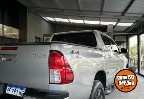 Camionetas - Toyota HILUX SR 2023 Diesel 94000Km - En Venta