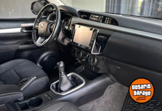 Camionetas - Toyota HILUX SR 2023 Diesel 94000Km - En Venta