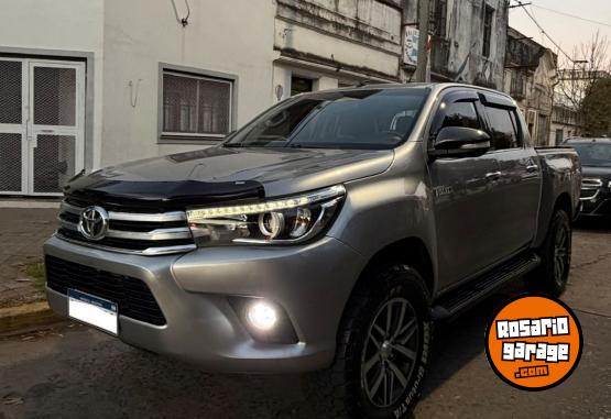 Camionetas - Toyota Hilux SRX 2016 Diesel 230000Km - En Venta