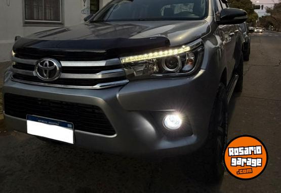 Camionetas - Toyota Hilux SRX 2016 Diesel 230000Km - En Venta