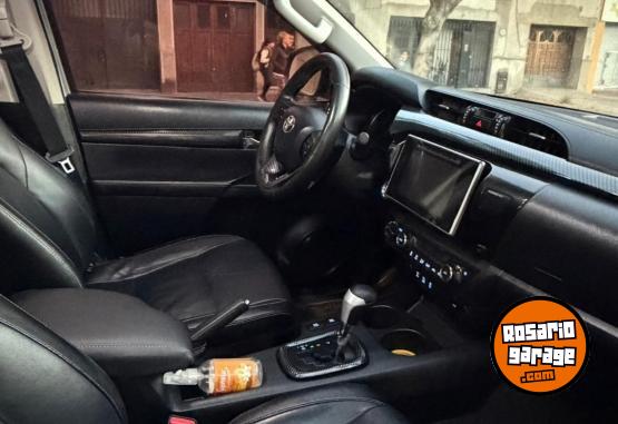 Camionetas - Toyota Hilux SRX 2016 Diesel 230000Km - En Venta