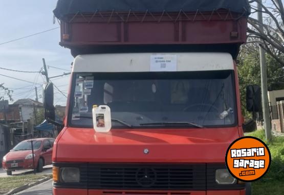 Camiones y Grúas - Mercedes Benz 710 - En Venta
