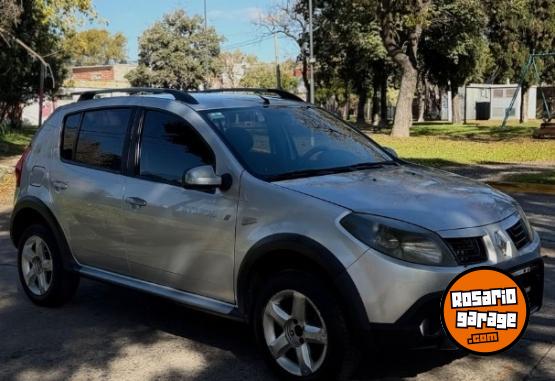 Autos - Renault SANDERO 2010 Nafta 146000Km - En Venta