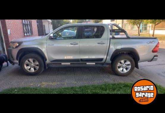 Camionetas - Toyota Hilux SRV TDI 4x4 2016 Diesel 183000Km - En Venta