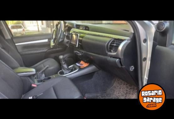 Camionetas - Toyota Hilux SRV TDI 4x4 2016 Diesel 183000Km - En Venta