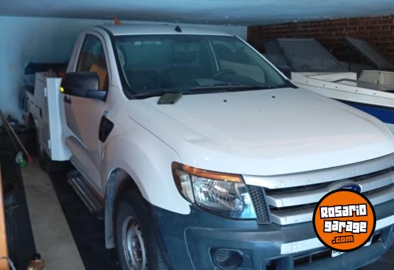 Camiones y Grúas - Grua rastrillo Ranger 2012 gnc - En Venta