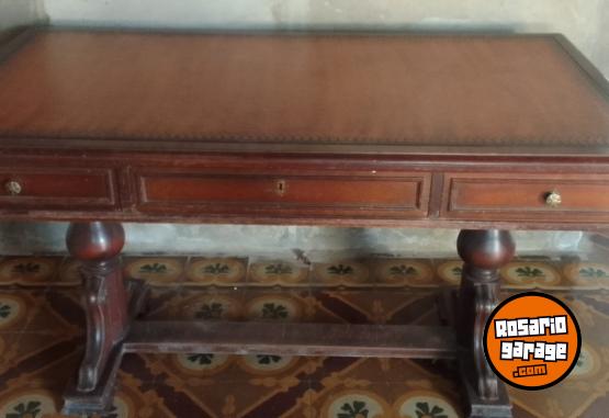 Hogar - Vendo escritorio antiguo con sillon de juego . Para entendidos - En Venta