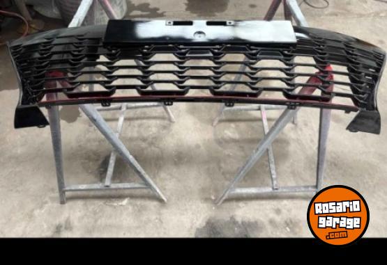 Accesorios para Autos - Parrilla Toyota Yaris/capot de cruze - En Venta