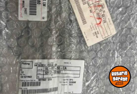 Accesorios para Autos - Parrilla Toyota Yaris/capot de cruze - En Venta