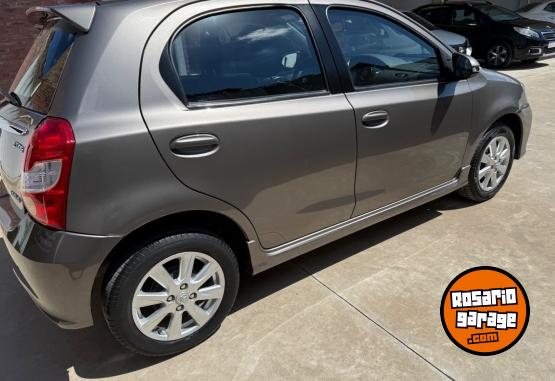Autos - Toyota Etios 2017 Nafta 50000Km - En Venta
