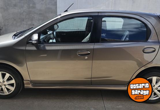 Autos - Toyota Etios 2017 Nafta 50000Km - En Venta