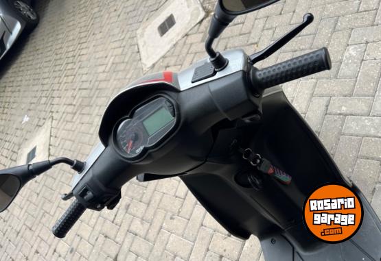 Motos - Aprilia Sr 160 2023 Nafta 4000Km - En Venta