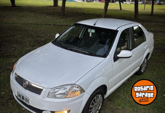 Autos - Fiat Siena 1.4 Palio Corsa gol 2015 Nafta 122000Km - En Venta