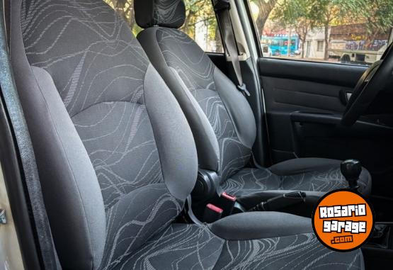 Autos - Fiat Siena 1.4 Palio Corsa gol 2015 Nafta 122000Km - En Venta
