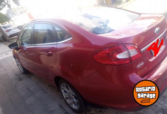 Autos - Ford Kinetic sedan 2011 Nafta 165000Km - En Venta