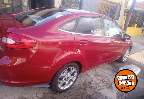 Autos - Ford Kinetic sedan 2011 Nafta 165000Km - En Venta