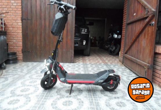 Otros - MONOPATIN ELECTRICO NINEBOT SEGWAY ZT3 PRO - En Venta