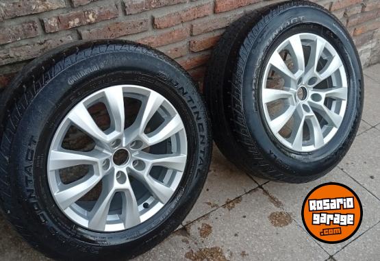 Accesorios para Autos - 2 Cubiertas Amarok 245/65/17 - En Venta