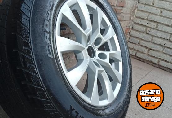 Accesorios para Autos - 2 Cubiertas Amarok 245/65/17 - En Venta