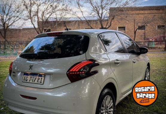Autos - Peugeot 208 2018 Nafta 82000Km - En Venta