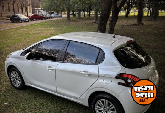 Autos - Peugeot 208 2018 Nafta 82000Km - En Venta