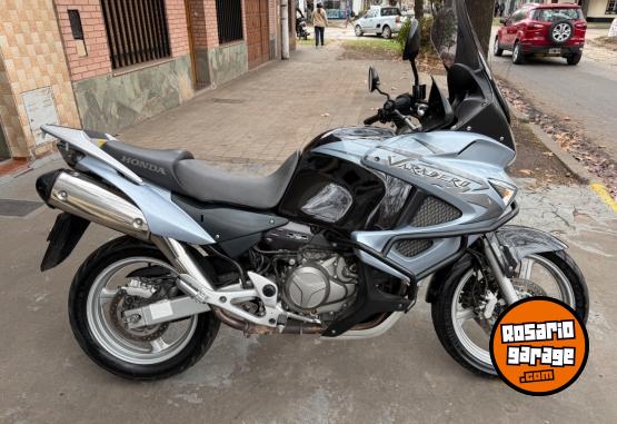 Motos - Honda Varadero 1000 2007 Nafta 41000Km - En Venta