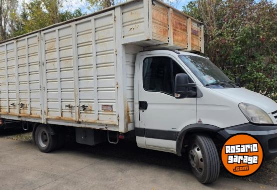 Camiones y Grúas - IVECO DAILY 70C16 - TODO PUERTAS - 2013 - En Venta
