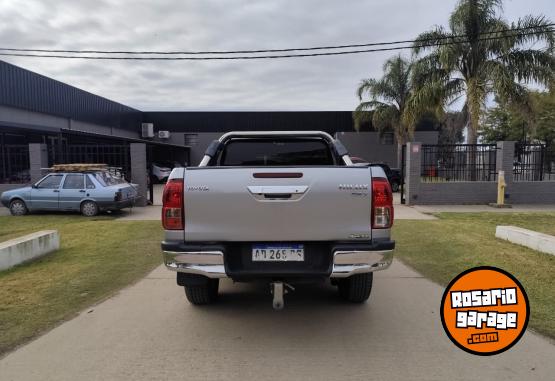 Camionetas - Toyota Hilux DC SRX 2.8 TDI AT 2018 Diesel 196000Km - En Venta