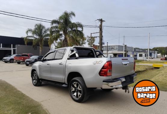Camionetas - Toyota Hilux DC SRX 2.8 TDI AT 2018 Diesel 196000Km - En Venta