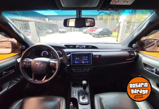 Camionetas - Toyota Hilux DC SRX 2.8 TDI AT 2018 Diesel 196000Km - En Venta