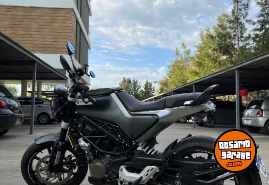 Motos - Husqvarna Svartpilen 200 2021 Nafta 7300Km - En Venta