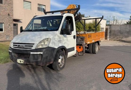 Camiones y Grúas - Iveco daily 2012 con Grua AXXION 3.2 Tn - En Venta