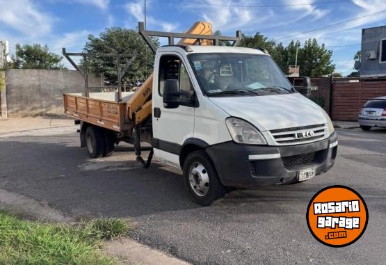 Camiones y Grúas - Iveco daily 2012 con Grua AXXION 3.2 Tn - En Venta