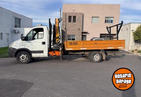 Camiones y Grúas - Iveco daily 2012 con Grua AXXION 3.2 Tn - En Venta