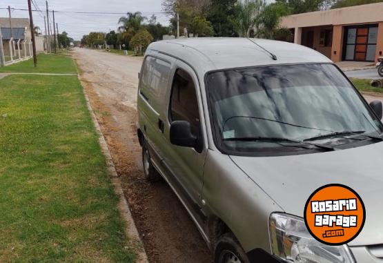Utilitarios - Peugeot Partner 2011 Nafta 125000Km - En Venta