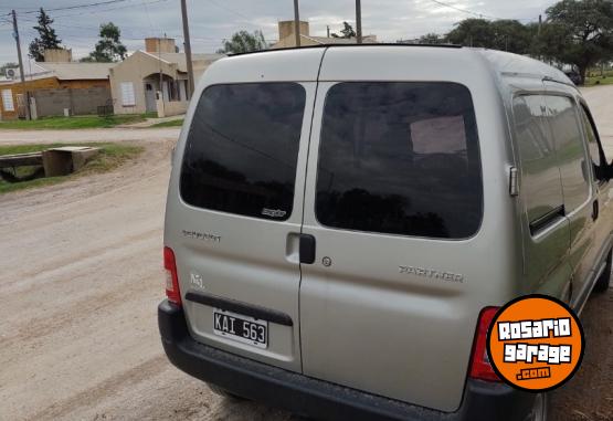 Utilitarios - Peugeot Partner 2011 Nafta 125000Km - En Venta